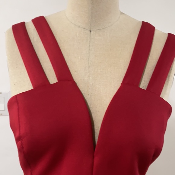 RED DRESS - Picture 8 of 10